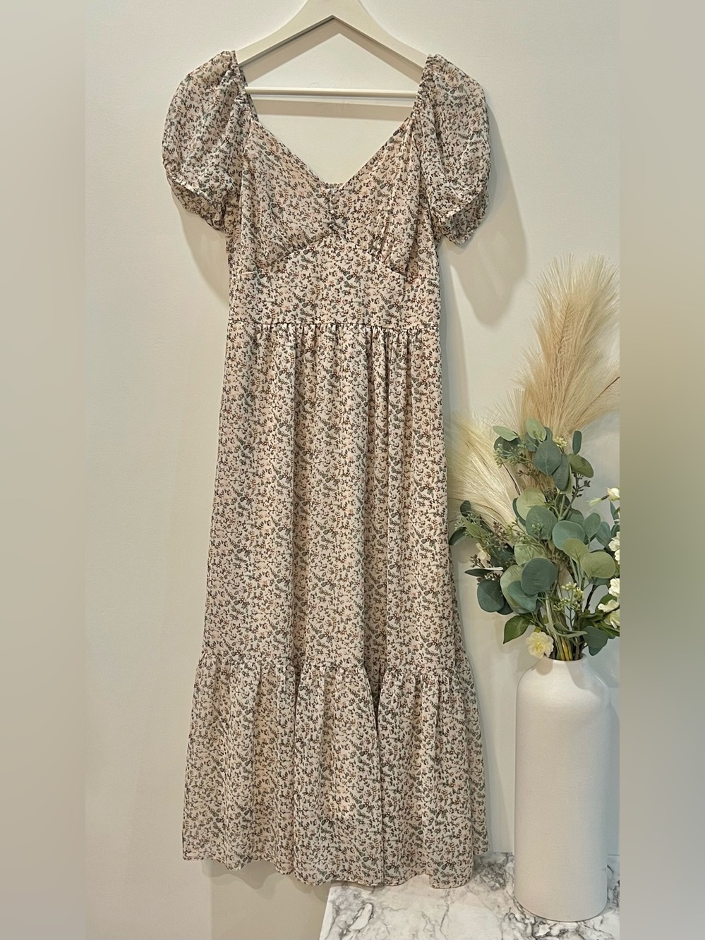 Mimi Chica Cream Floral Puff-Sleeve Midi Dress